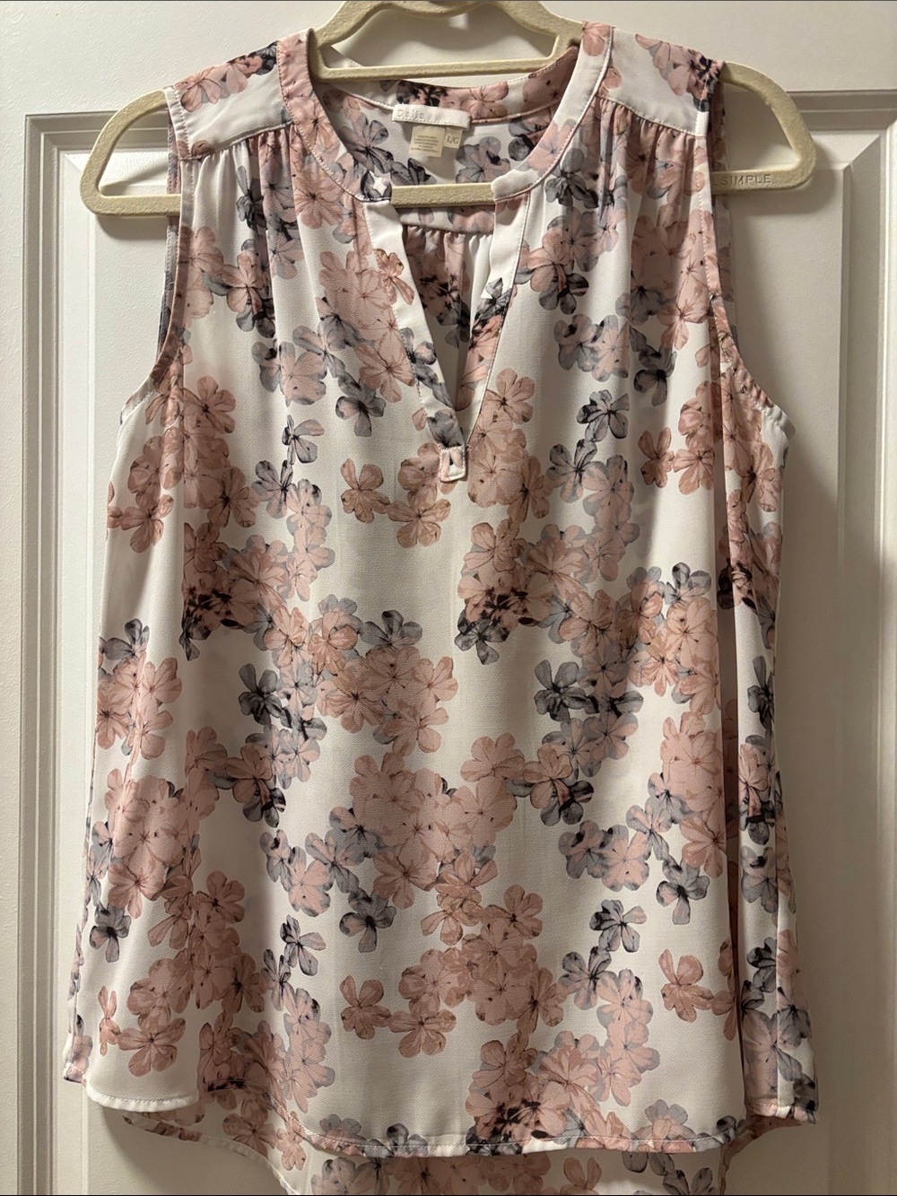 Dalia Floral Split V-Neck Sleeveless Camisole in Blush Pink and Gray